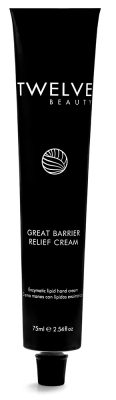 Great Barrier Relief Cream, de Twelve Beauty, manos en invierno